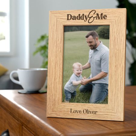'Daddy & Me' - Custom Engraved Wooden Photo Frame - Perfect Personalised Fathers Day Gift